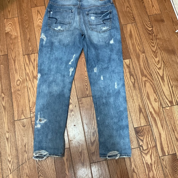 American Eagle Tomgirl Distressed Jean 8 - Picture 7 of 7
